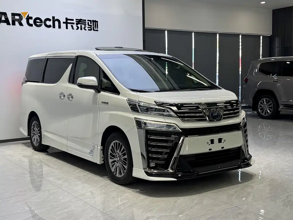Toyota Alphard — фото 3