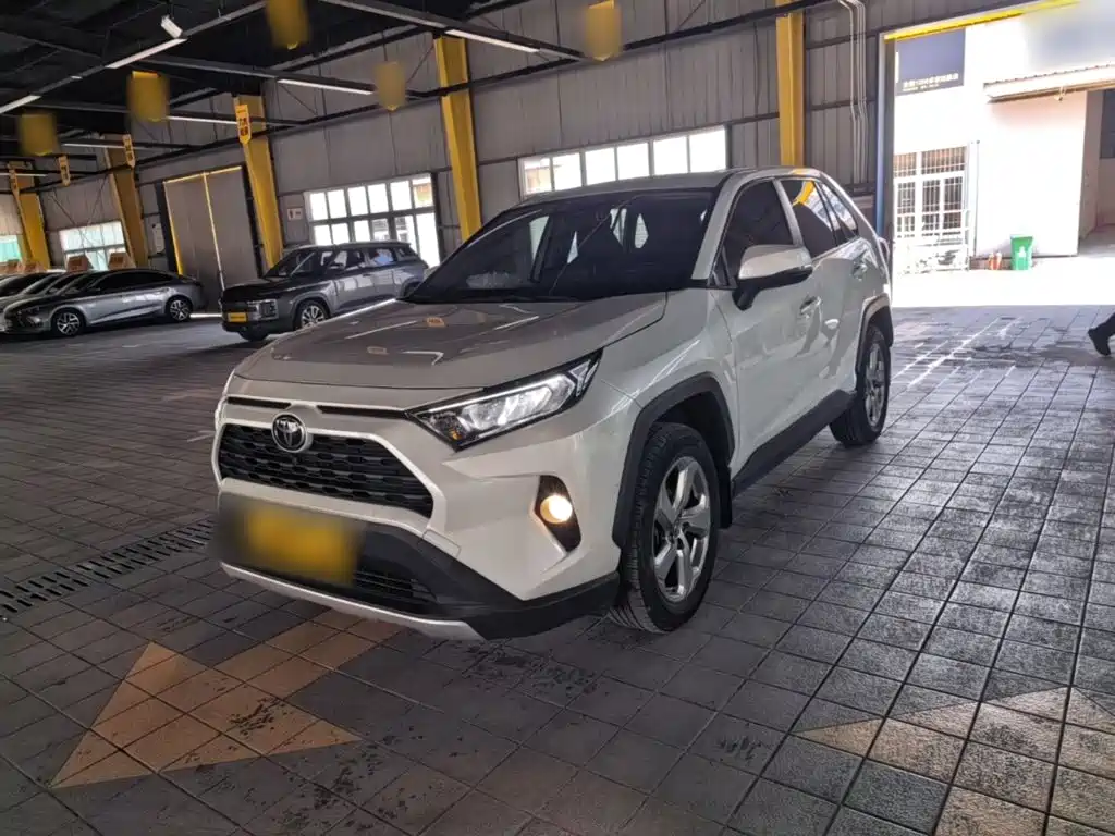 Toyota RAV4 — фото 2