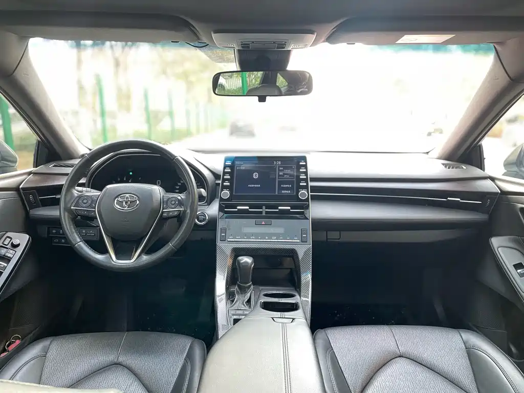 Toyota Avalon — фото 13
