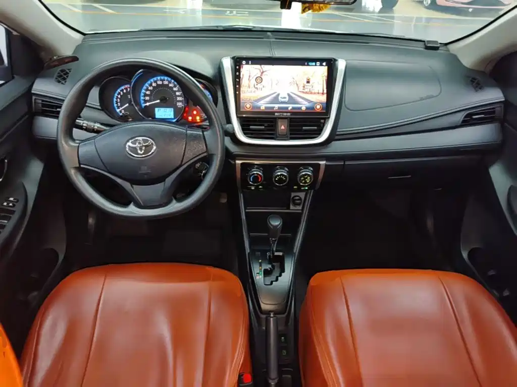 Toyota Vios — фото 10