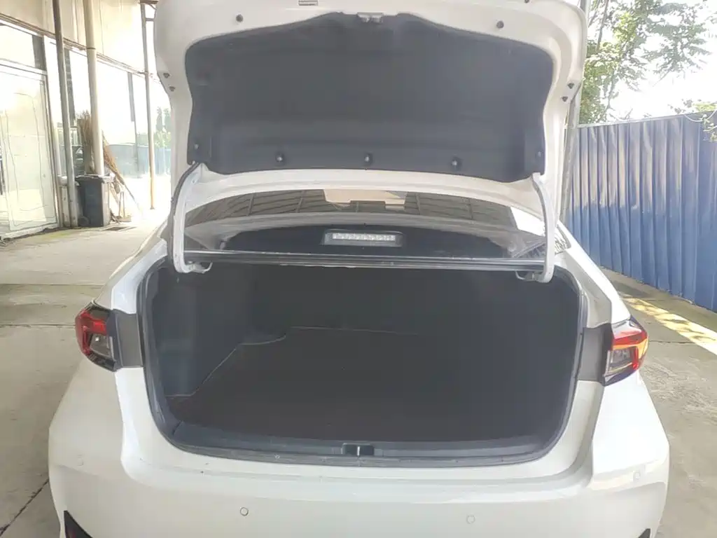 Toyota Allion — фото 19
