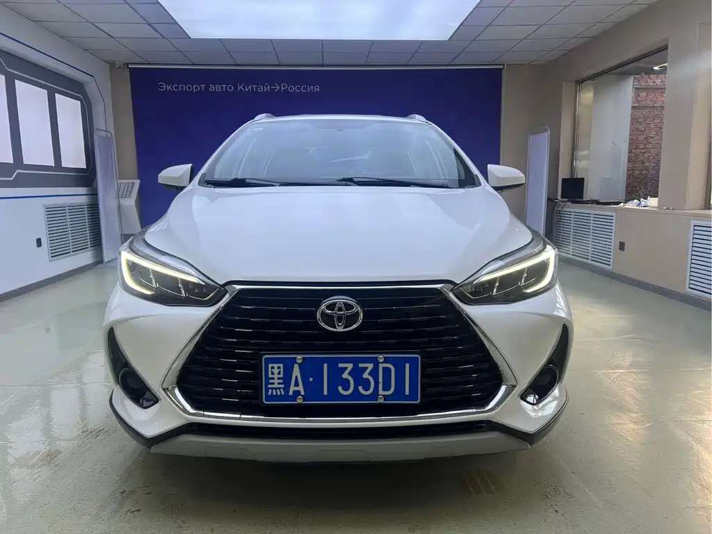 Toyota Yaris L — фото 2