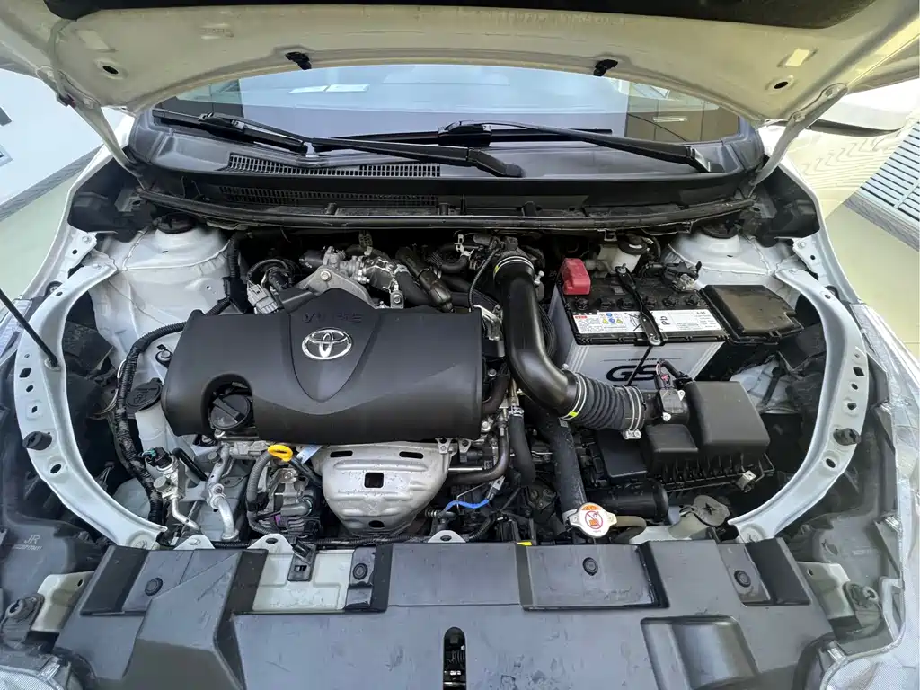 Toyota Yaris L — фото 19