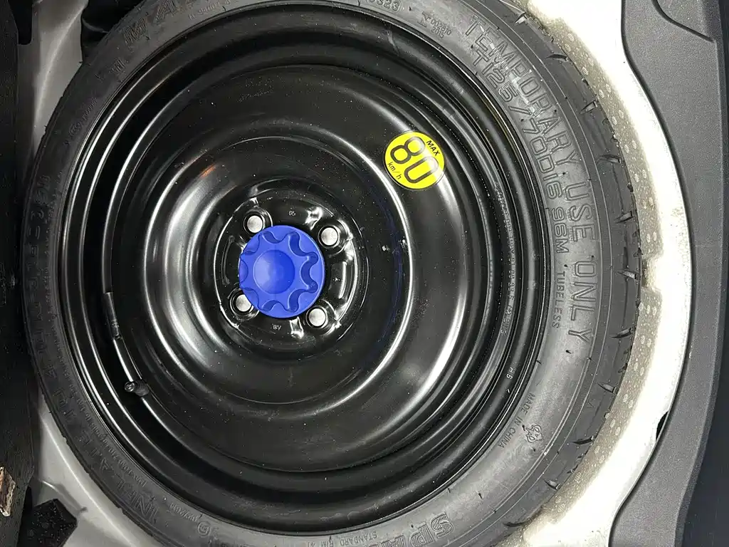 Toyota Yaris L — фото 17
