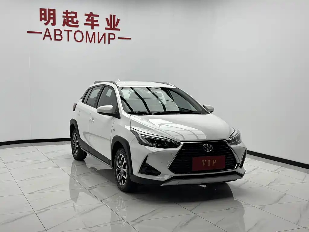 Toyota Yaris L — фото 3