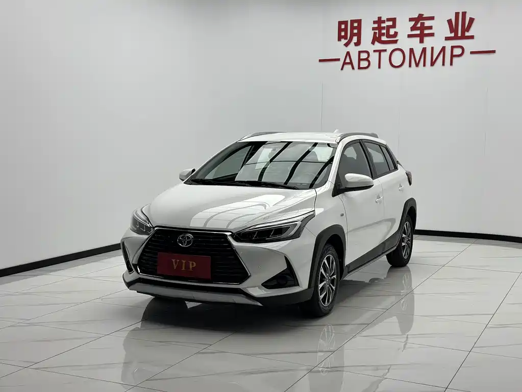 Toyota Yaris L — фото 4