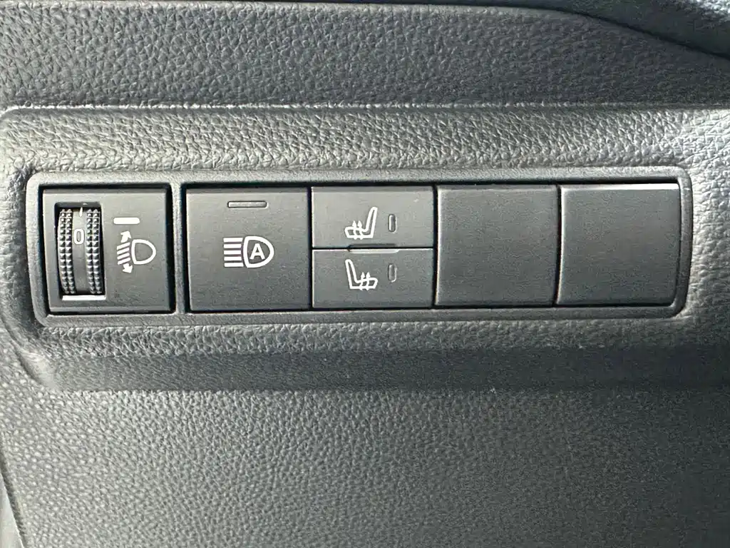 Toyota Corolla — фото 10