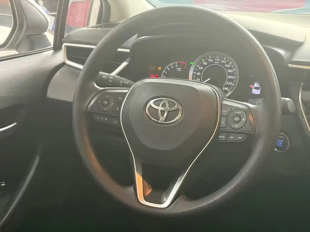 Toyota Corolla — фото 15