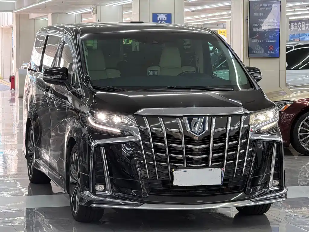 Toyota Alphard — фото 3