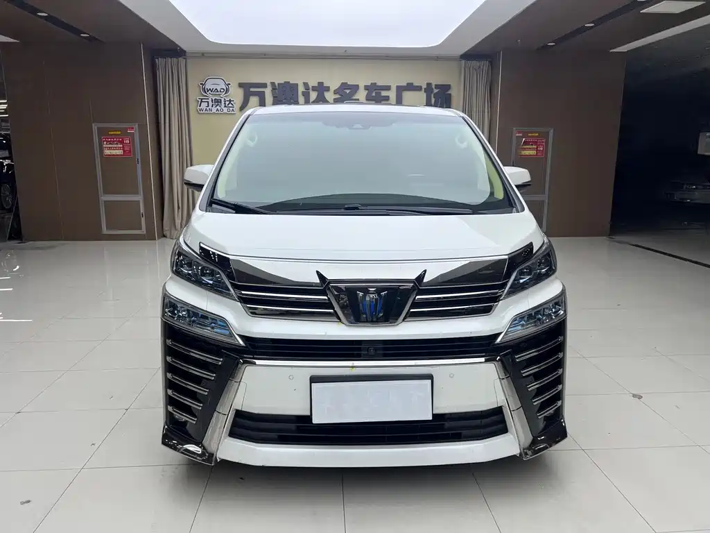 Toyota Vellfire — фото 2