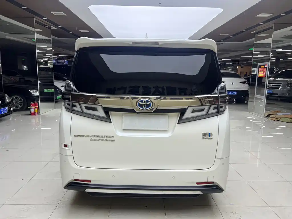 Toyota Vellfire — фото 11