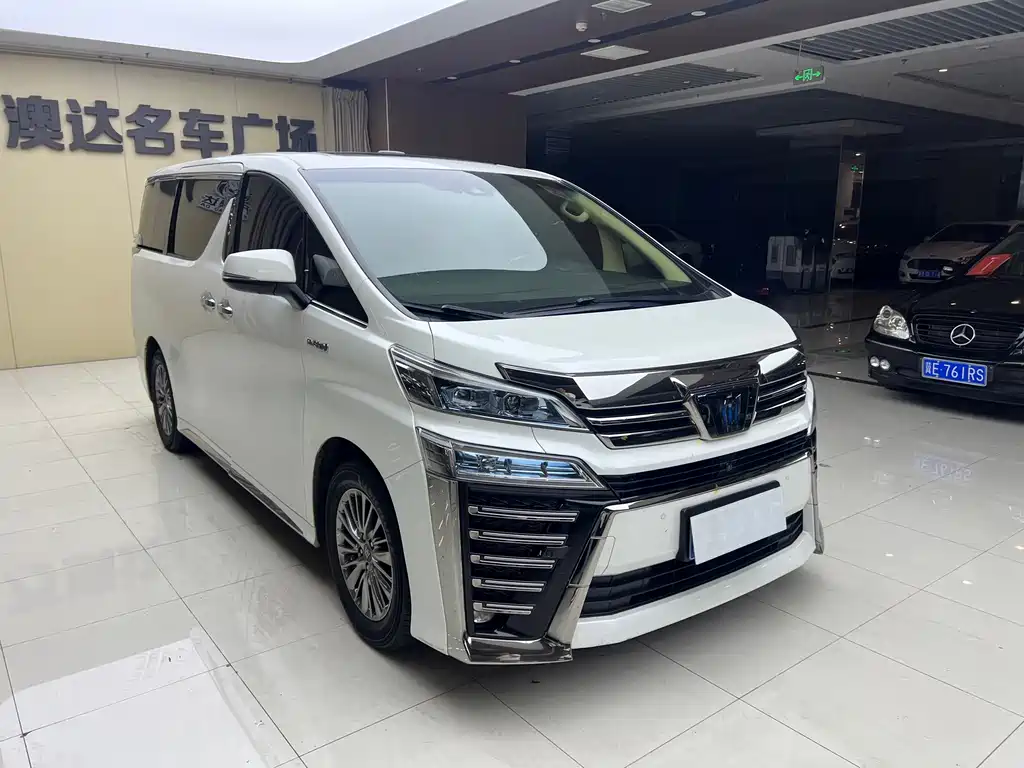 Toyota Vellfire — фото 3