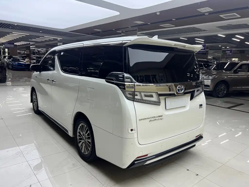Toyota Vellfire — фото 9