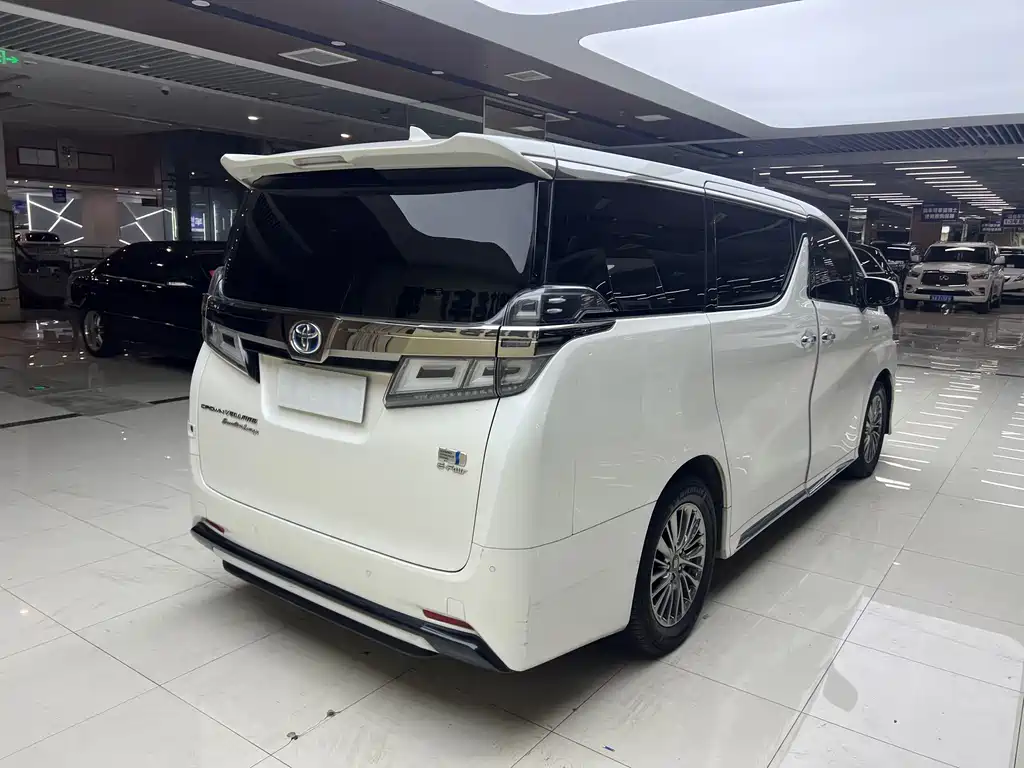 Toyota Vellfire — фото 10
