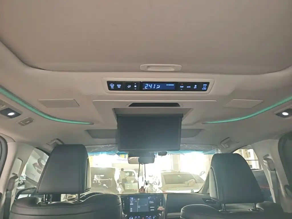 Toyota Vellfire — фото 18
