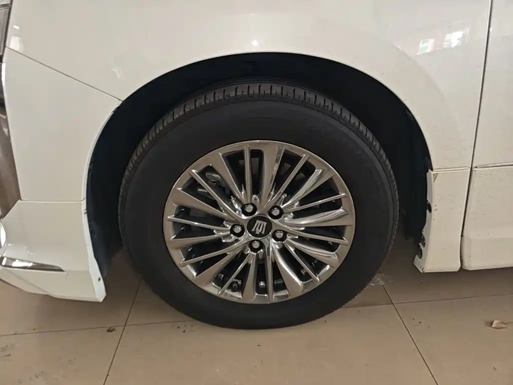 Toyota Vellfire — фото 23