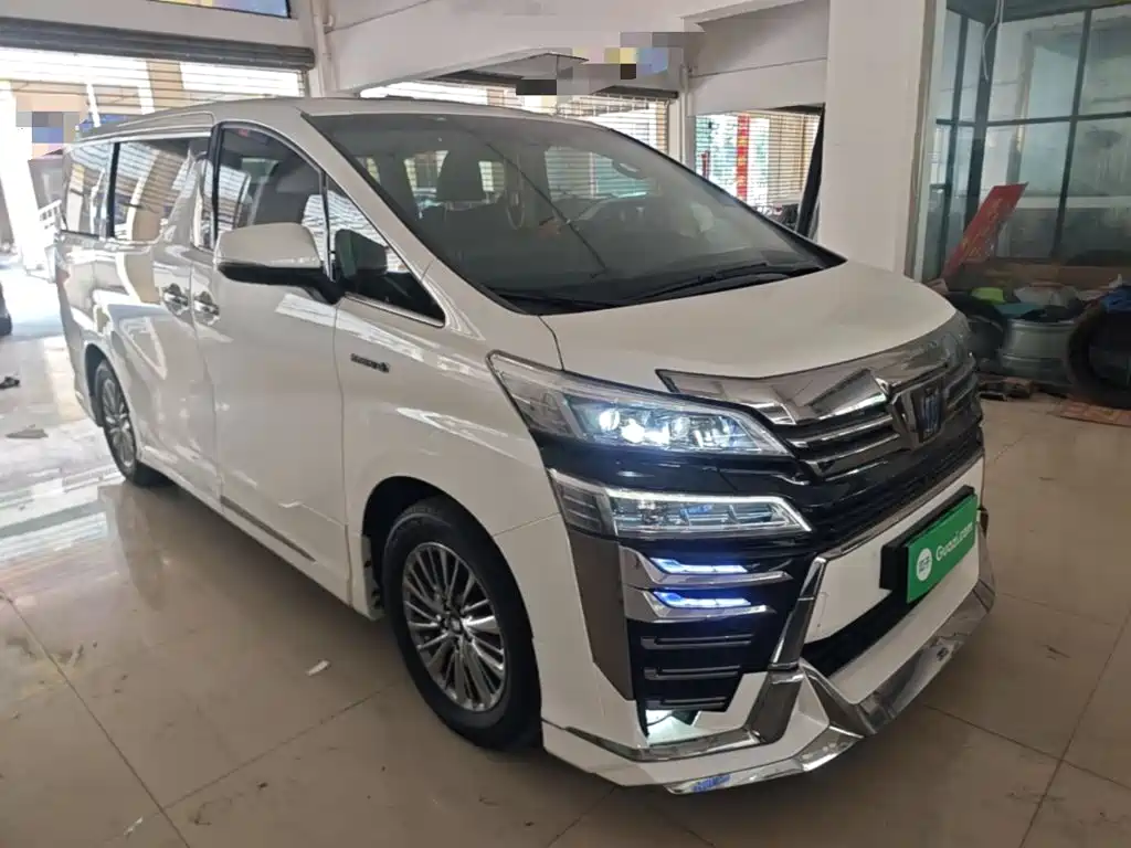 Toyota Vellfire — фото 4