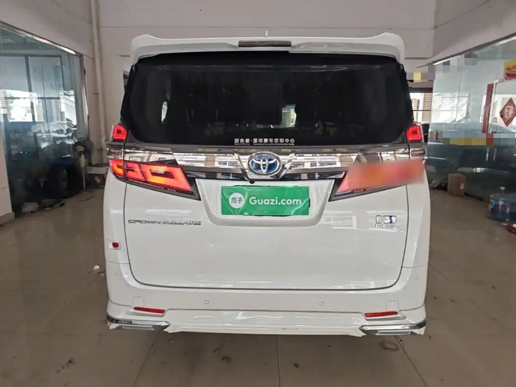 Toyota Vellfire — фото 6