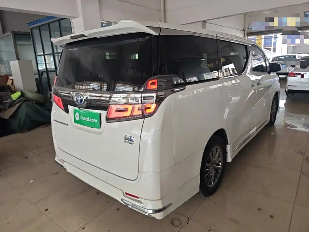 Toyota Vellfire — фото 7