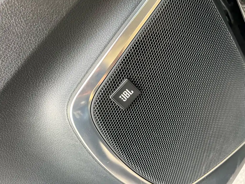 Toyota Alphard — фото 7
