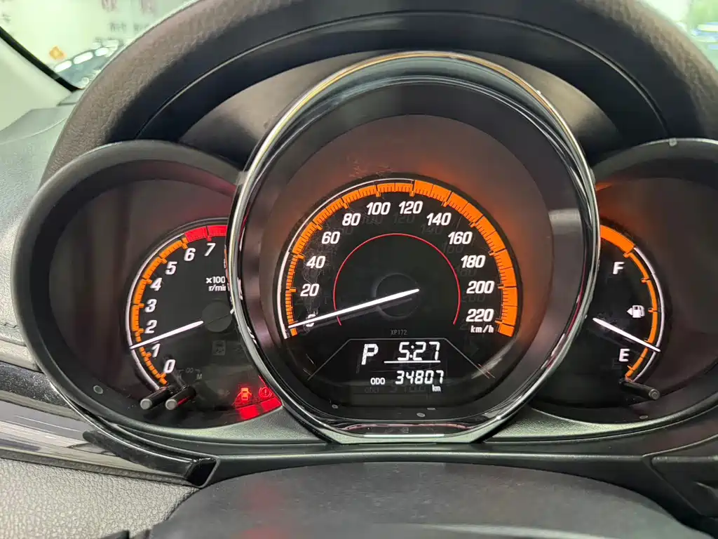 Toyota Yaris L — фото 21