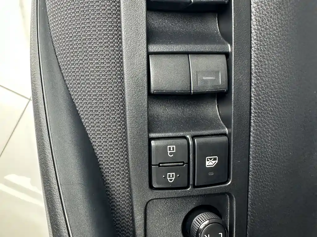Toyota Corolla — фото 11