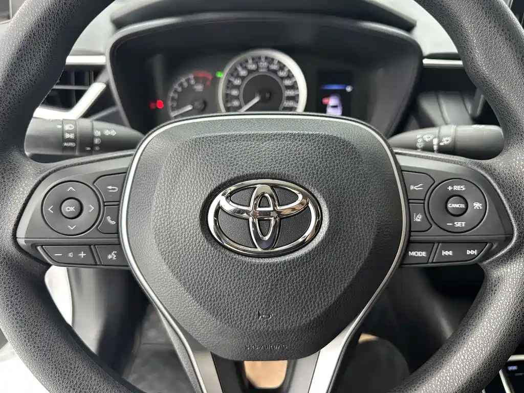 Toyota Corolla — фото 13