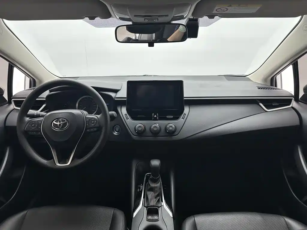 Toyota Corolla — фото 7