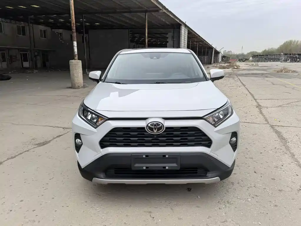Toyota RAV4 — фото 2