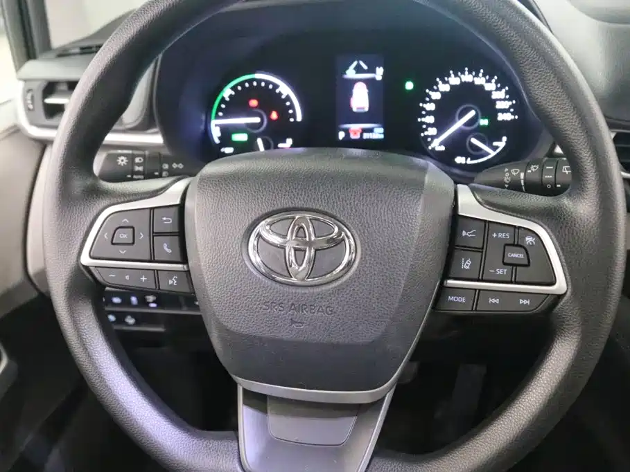 Toyota Granvia — фото 6