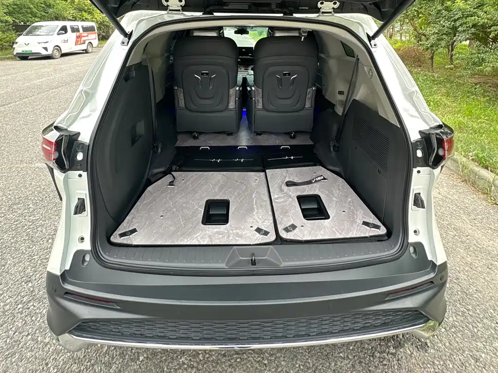 Toyota Granvia — фото 15
