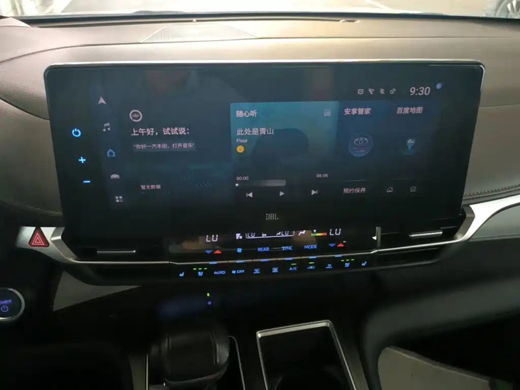 Toyota Granvia — фото 13