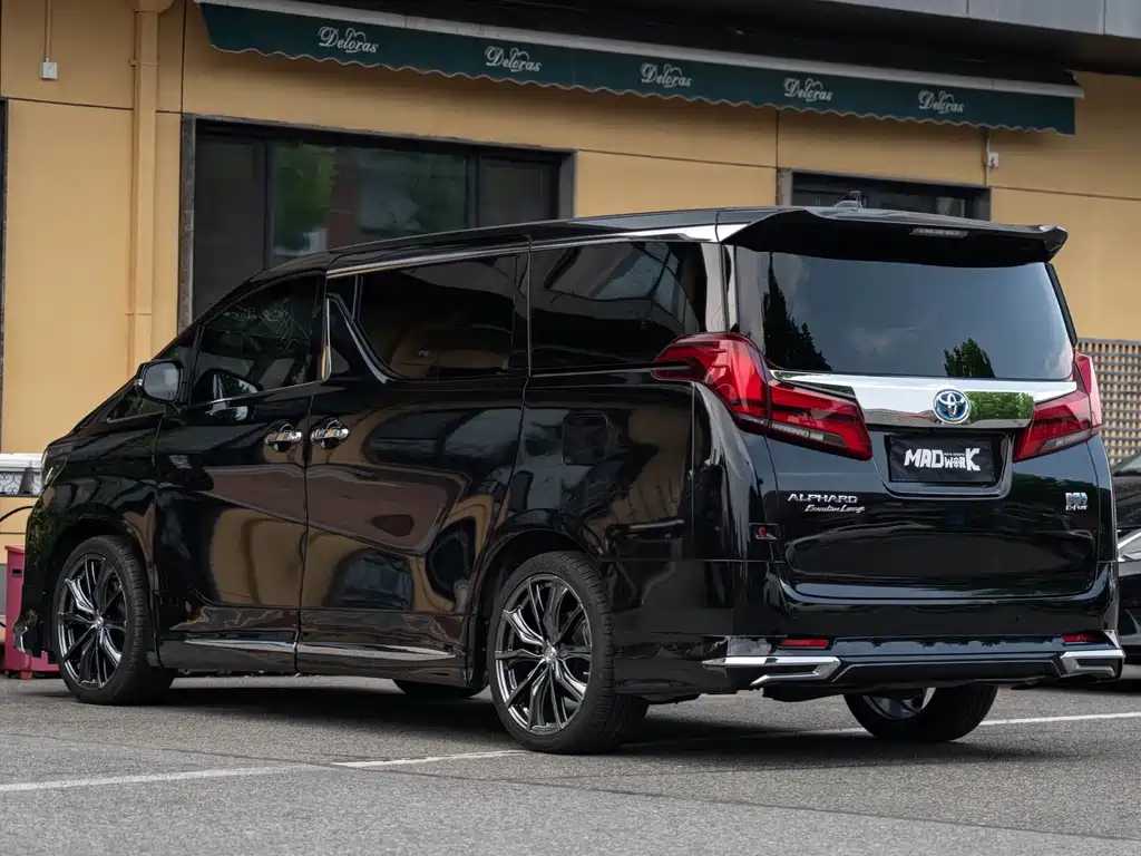 Toyota Alphard — фото 7