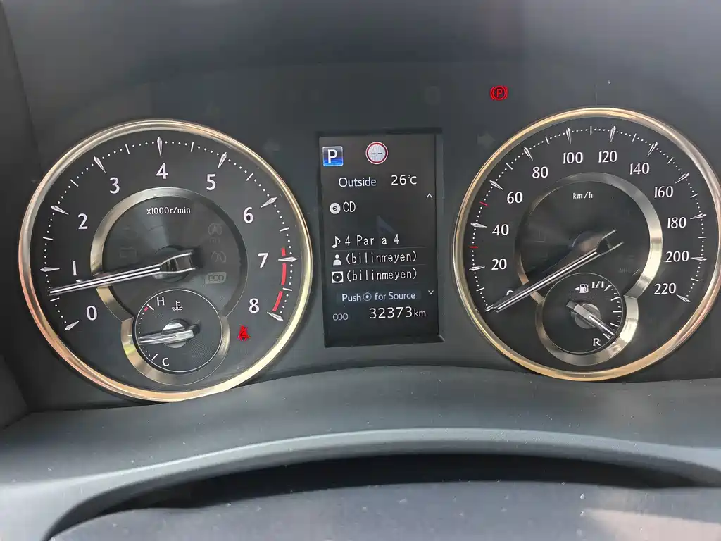 Toyota Alphard — фото 13