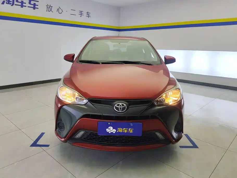 Toyota Yaris L — фото 2