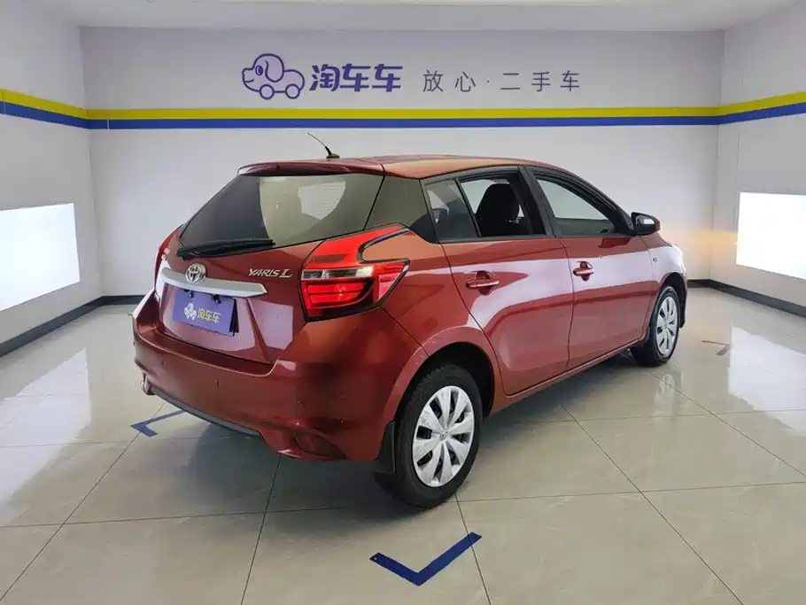 Toyota Yaris L — фото 3