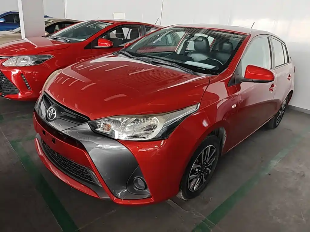 Toyota Yaris L — фото 2