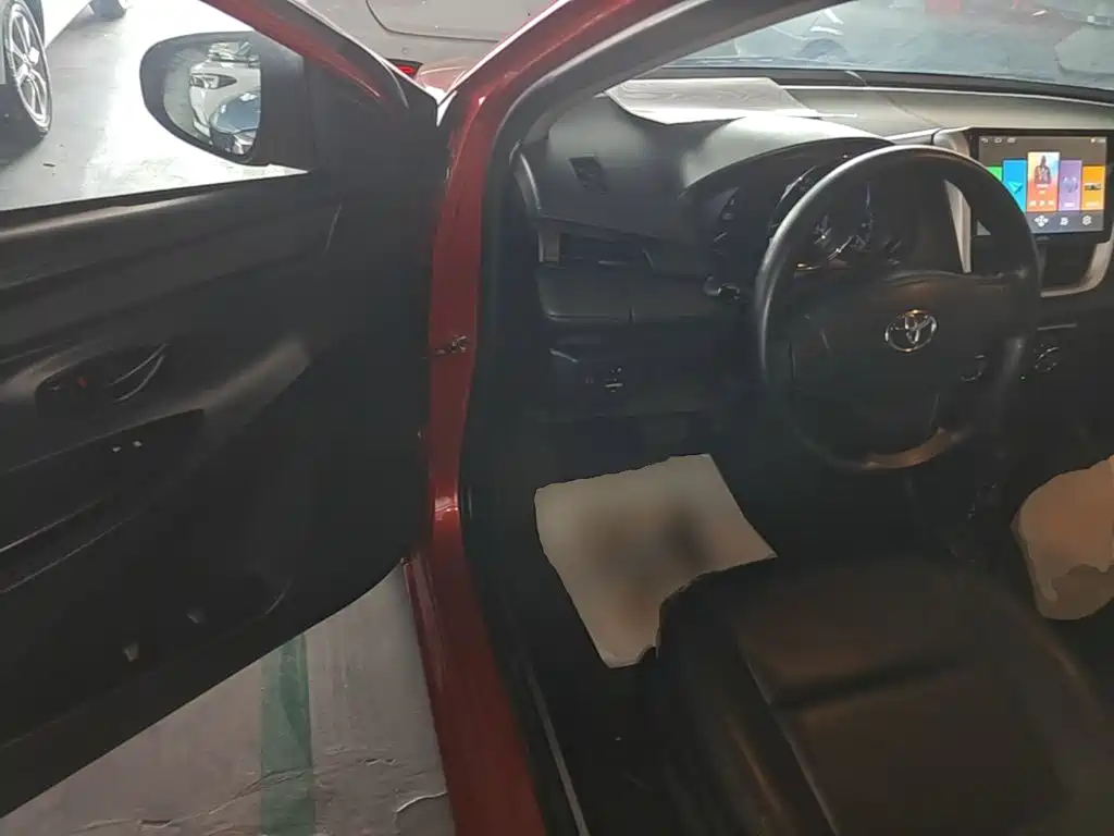 Toyota Yaris L — фото 16