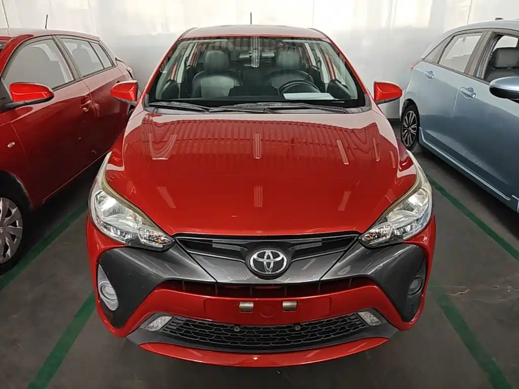 Toyota Yaris L — фото 3