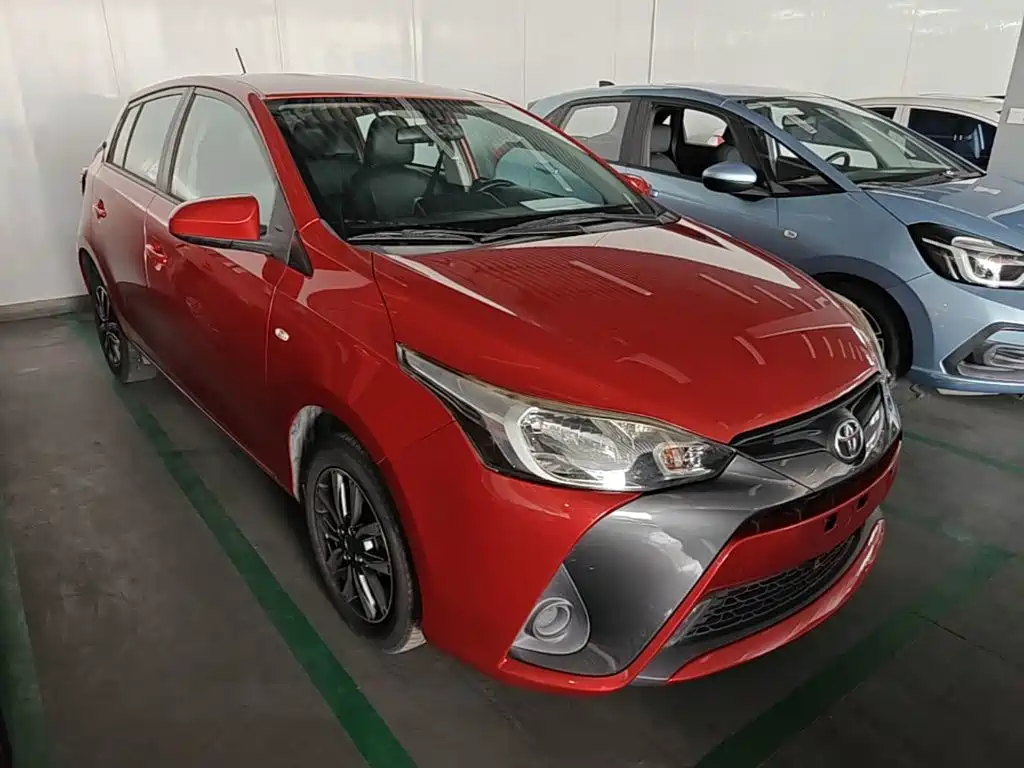 Toyota Yaris L — фото 4