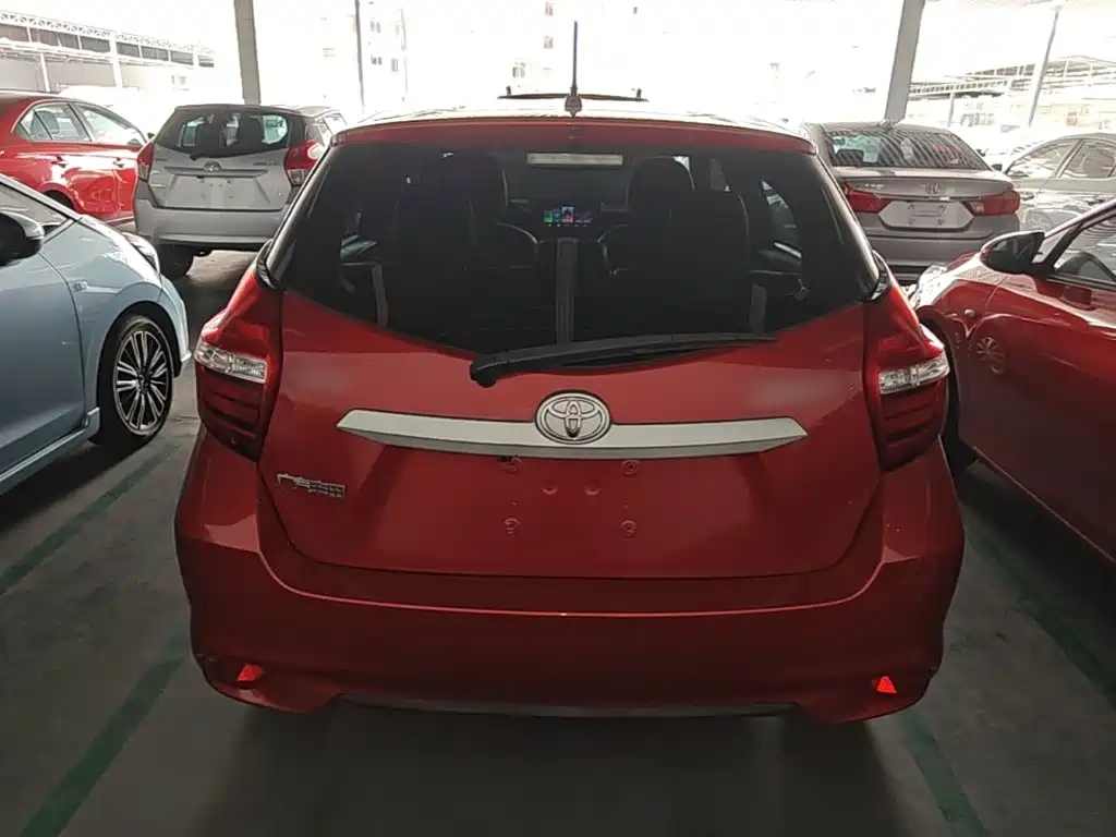 Toyota Yaris L — фото 6