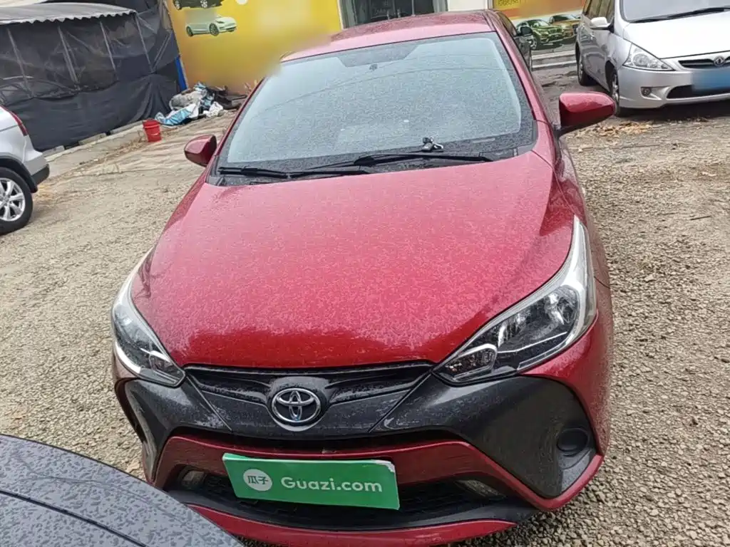 Toyota Yaris L — фото 3