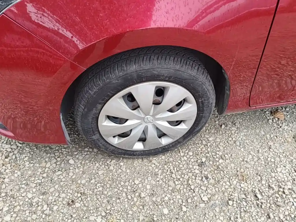 Toyota Yaris L — фото 23