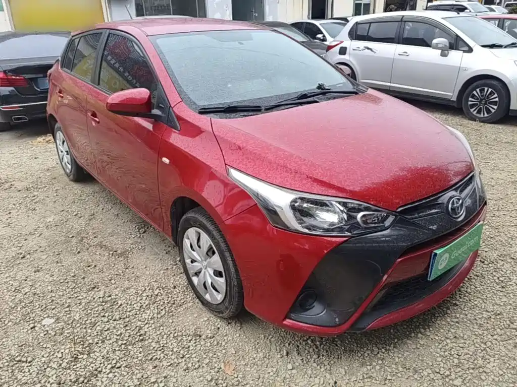 Toyota Yaris L — фото 4
