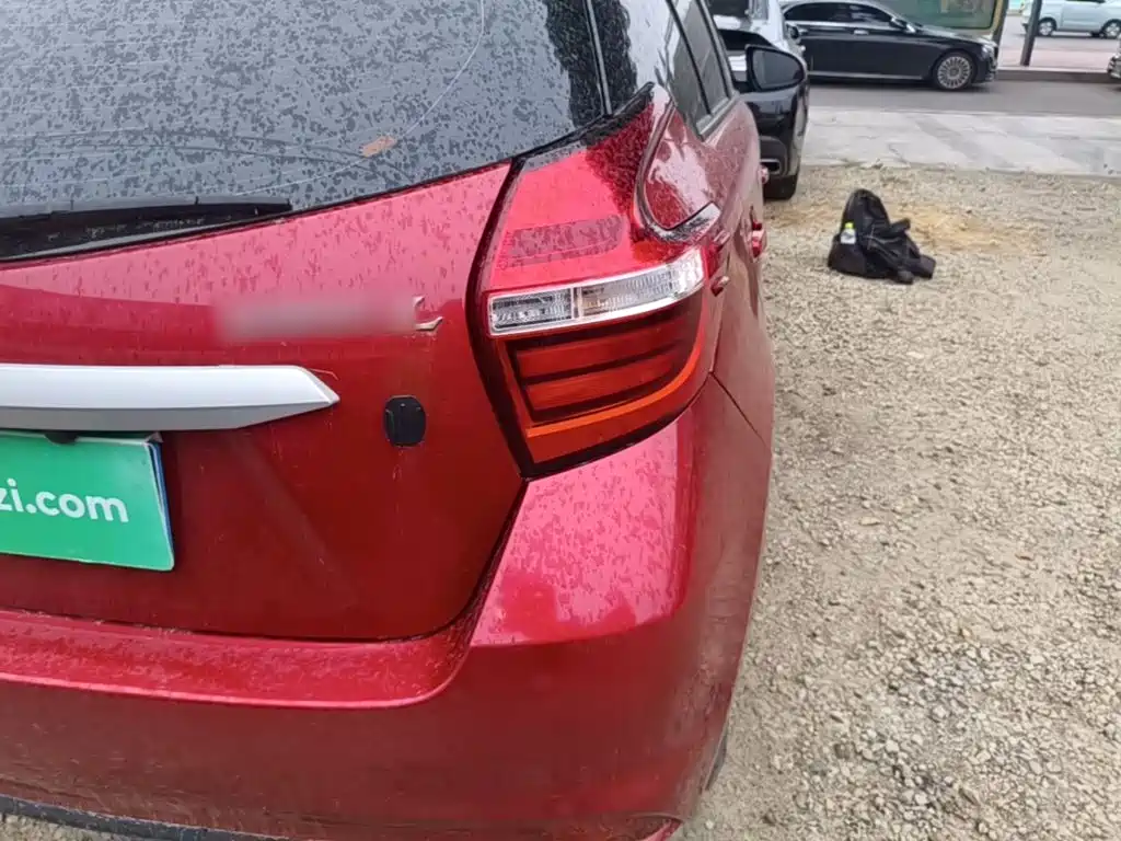 Toyota Yaris L — фото 8