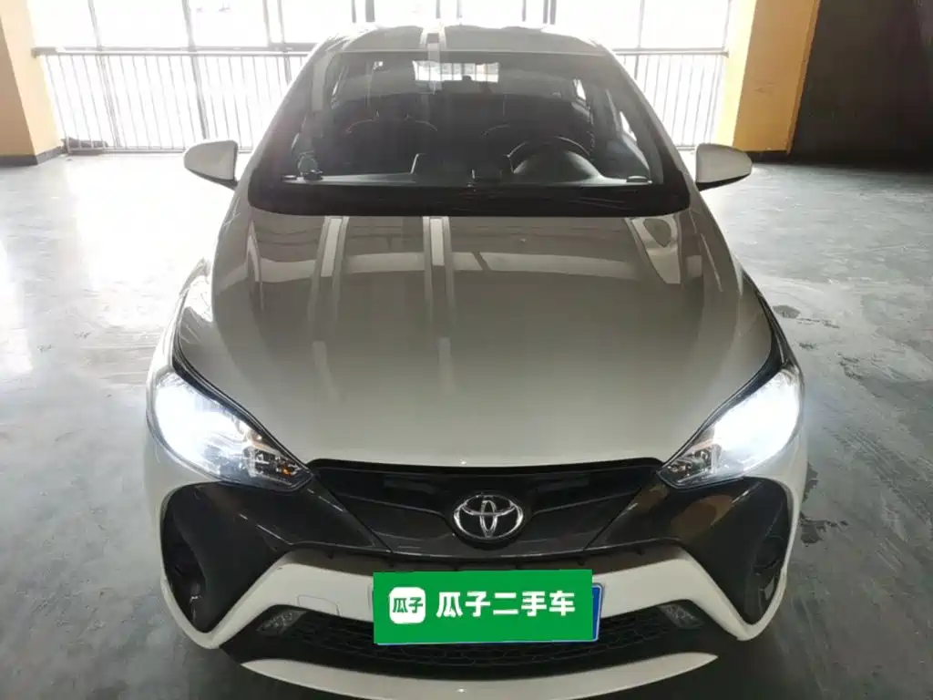 Toyota Yaris L — фото 3