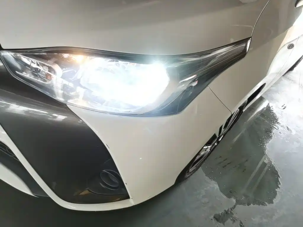 Toyota Yaris L — фото 24