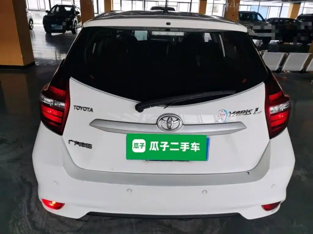 Toyota Yaris L — фото 6