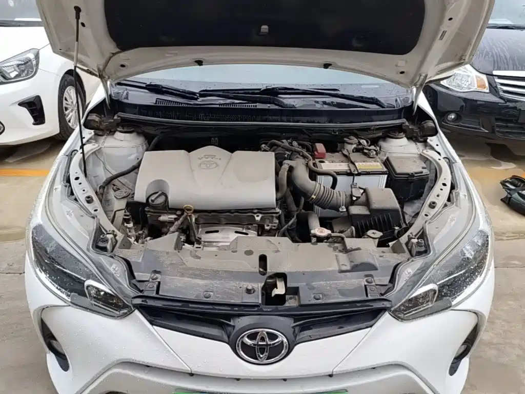 Toyota Yaris L — фото 20