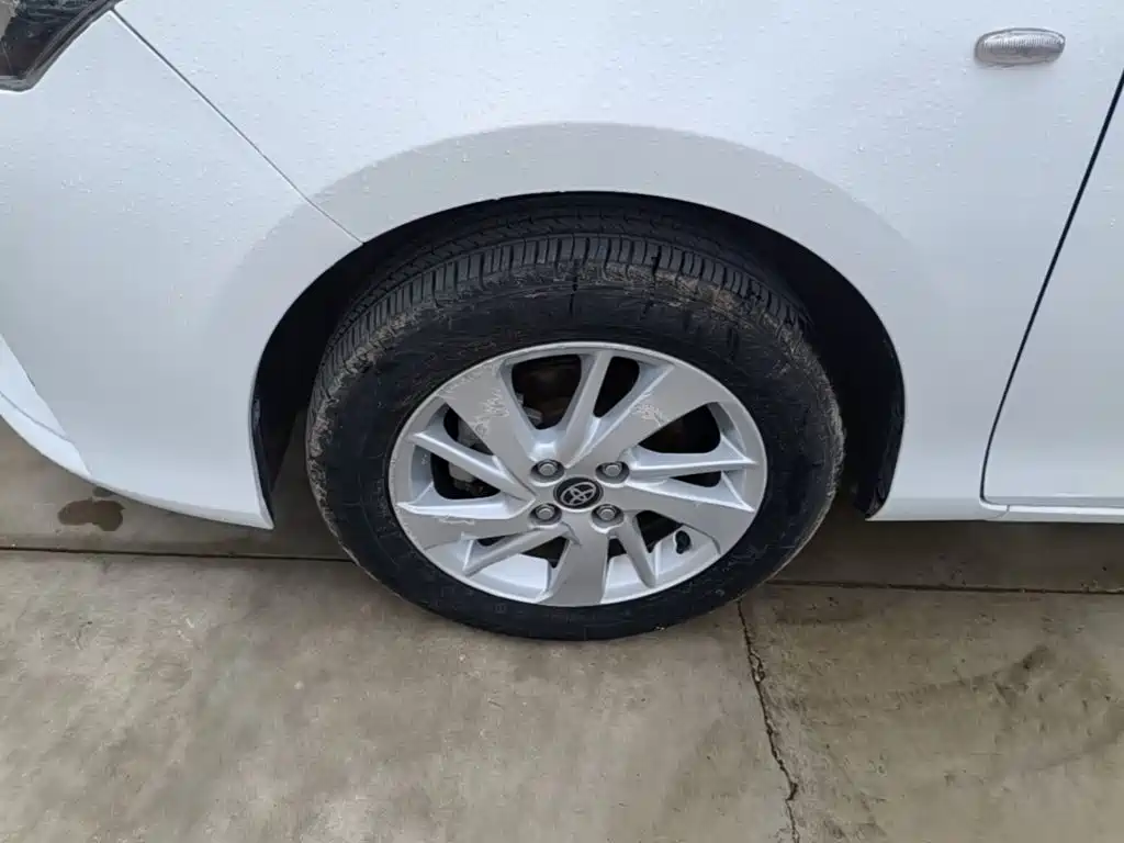 Toyota Yaris L — фото 23